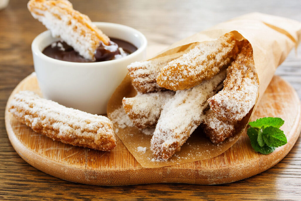 Churros maison croustillants : la recette express prête en 15 minutes pour un goûter de Mardi Gras réussi